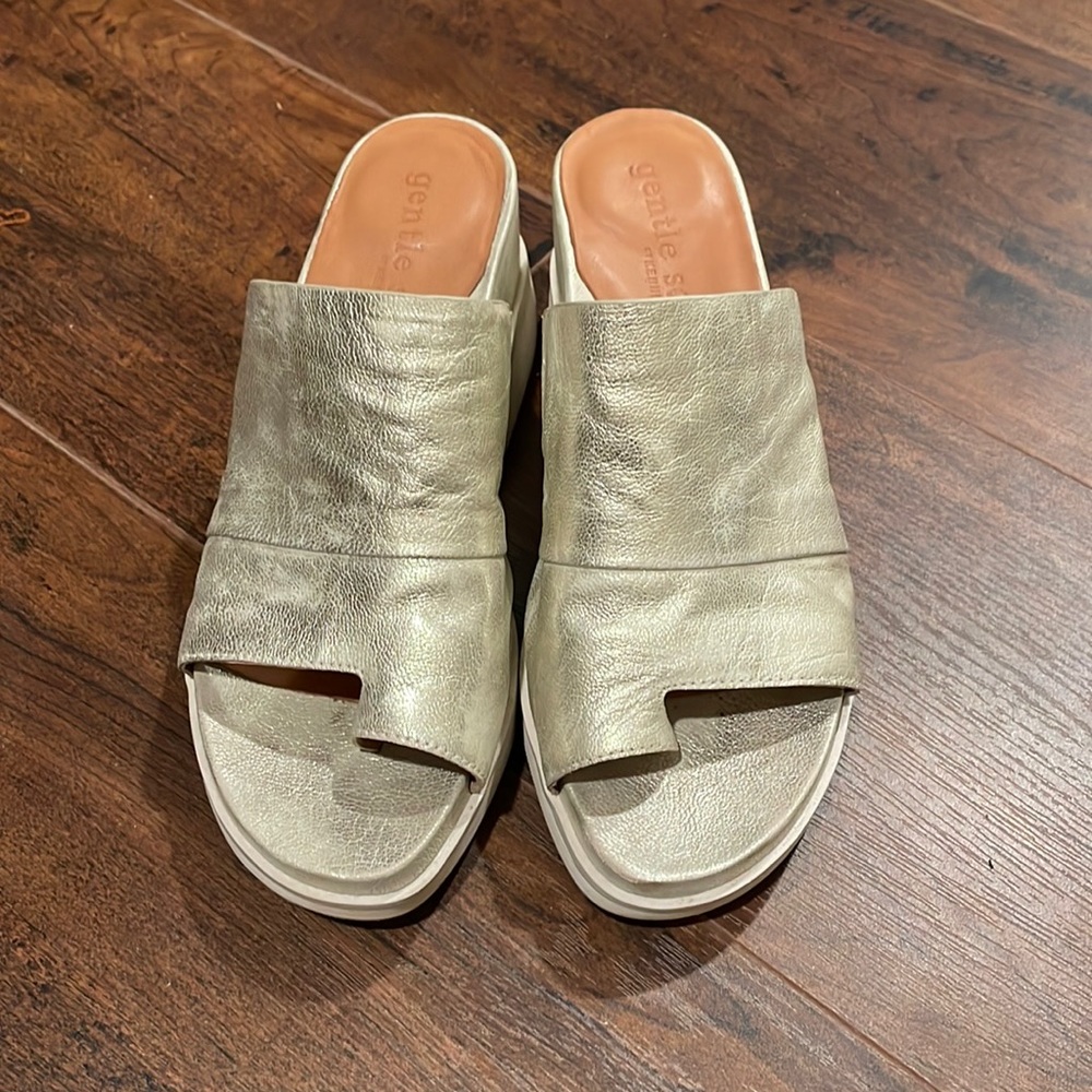 Gentle Souls by Kenneth Cole Platform Sandals